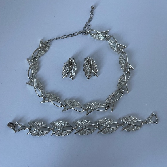 Necklace Earrings Bracelet Sarah Coventry Demi-Parure Vintage Silver Tone - Picture 1 of 16